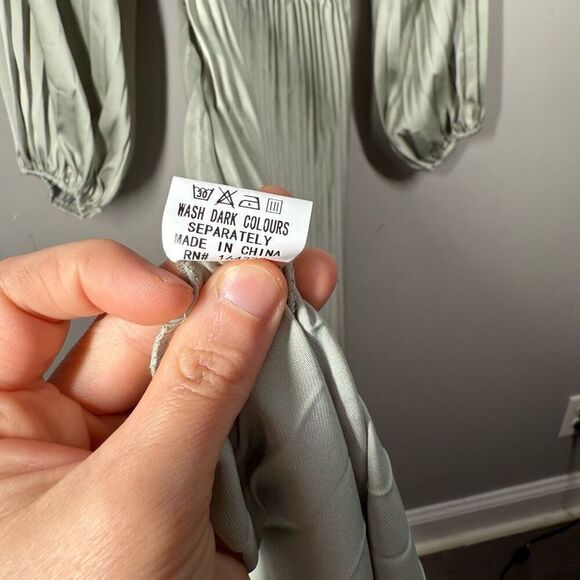 Petal & Pup ELOISE DRESS sage green pleated satin modest midi size 2 - Picture 7 of 9